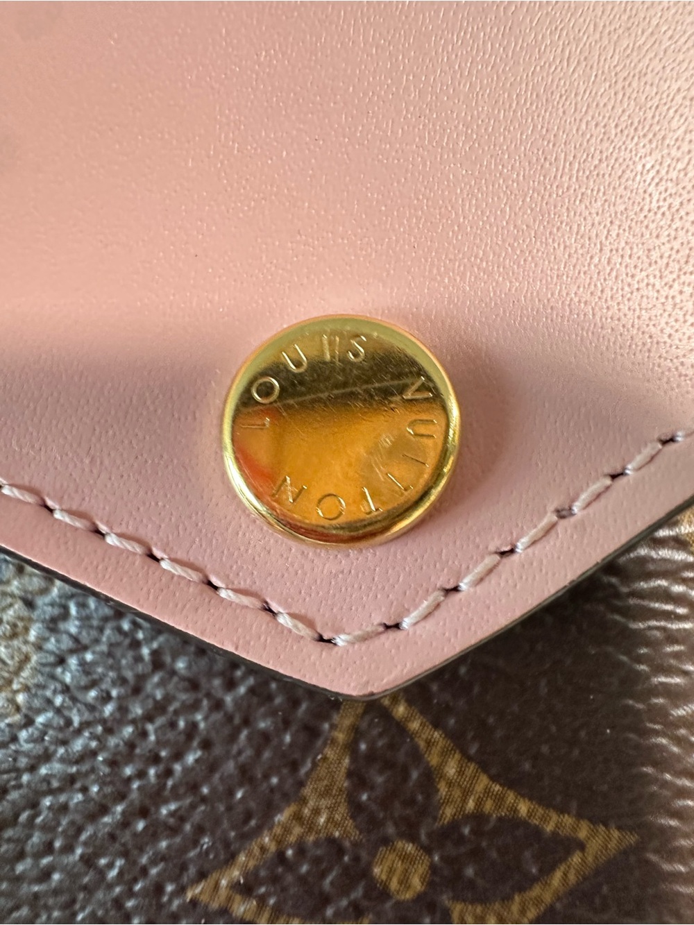 Louis Vuitton Zoé Wallet - Picture 4 of 16